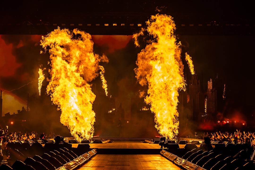The Weeknd - PyrotecnicoFX Special Effects - Concert touring - Alive Coverage